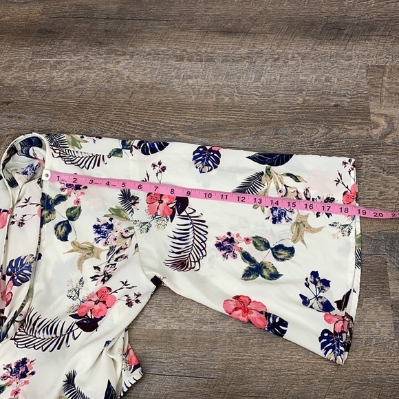 dee elly Small tie Front 3/4 sleeve blouse - Picture 7 of 9